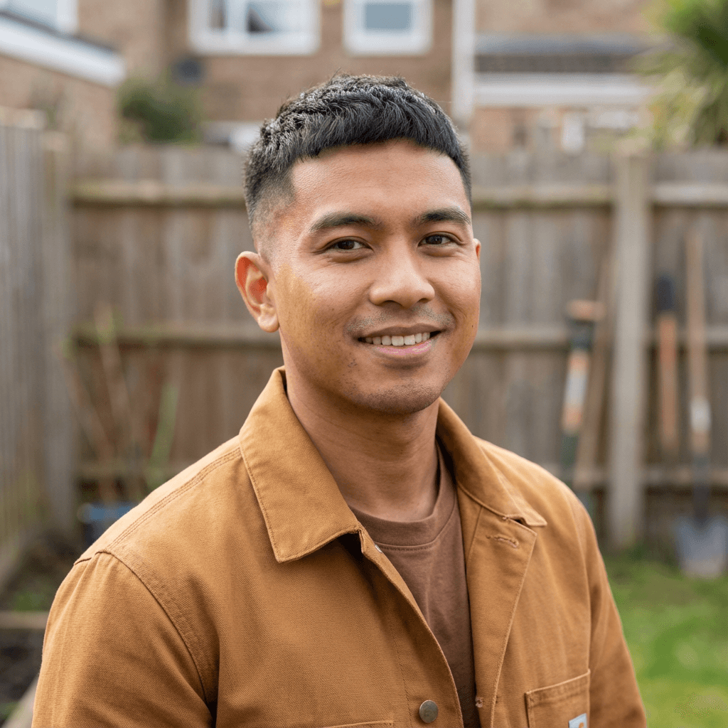 Relaxed man in his late 30s with a thoughtful look